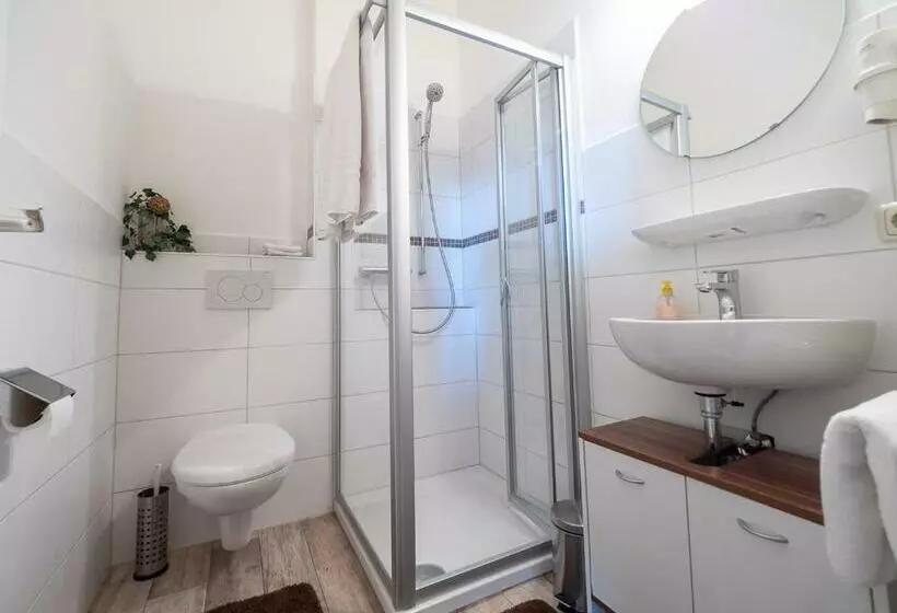 Hotelli Kleinkunstbühne Zur Post Beim John In Obing