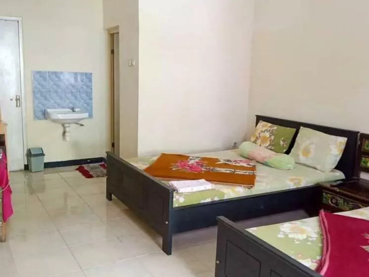 Pensió Villa 3 Putri 39