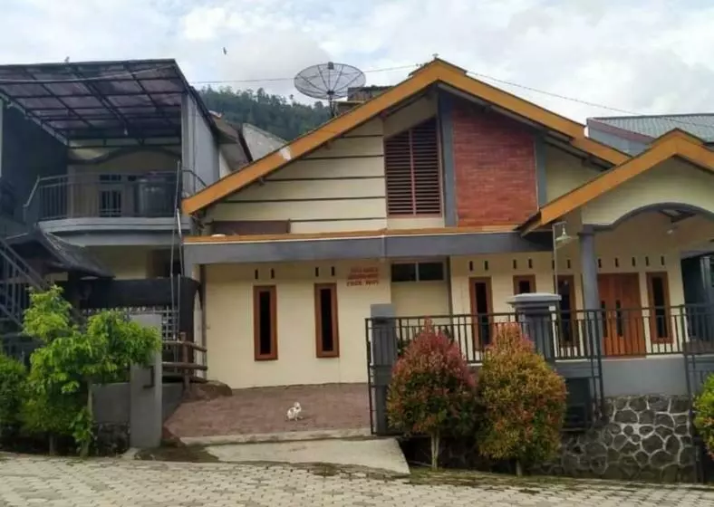 Pensió Villa 3 Putri 39