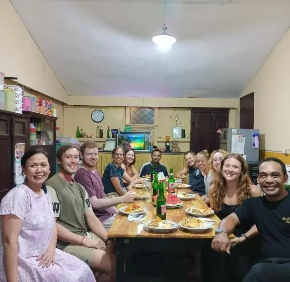 Aamiaismajoitus (B&B) Chacha Homestay & Dormitory