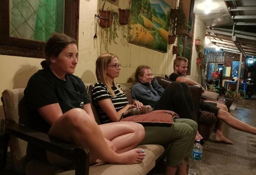 Bed and Breakfast Chacha Homestay & Dormitory