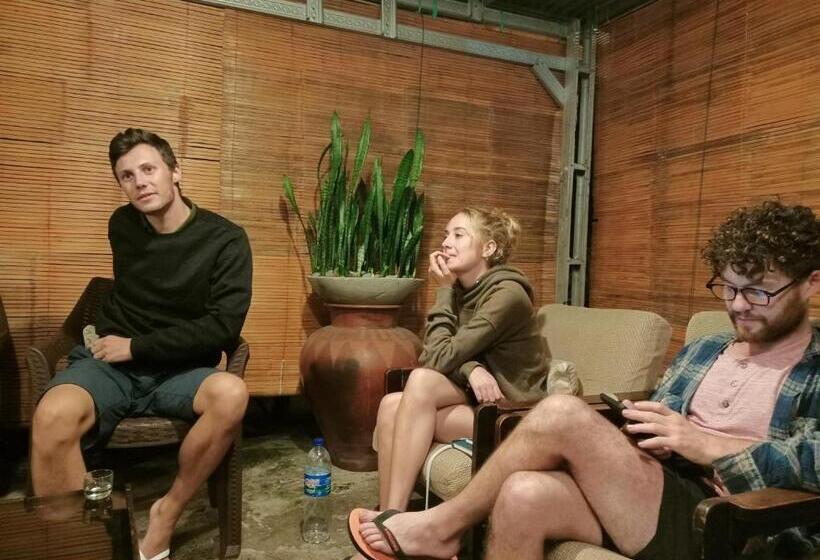 Bed and Breakfast Chacha Homestay & Dormitory