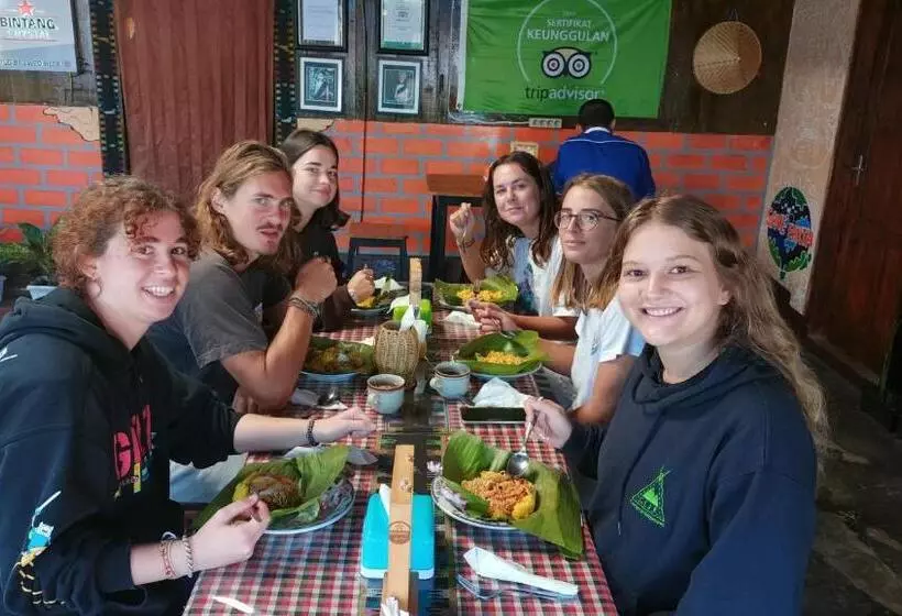 Aamiaismajoitus (B&B) Chacha Homestay & Dormitory