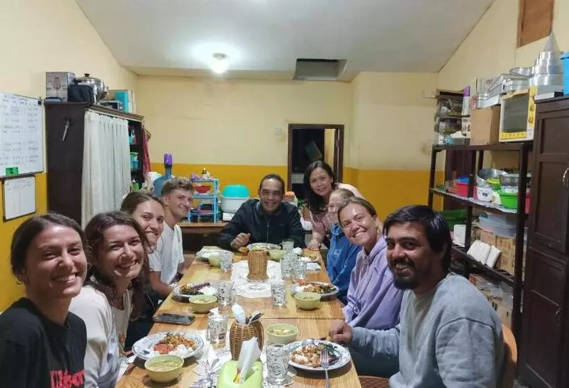 Aamiaismajoitus (B&B) Chacha Homestay & Dormitory