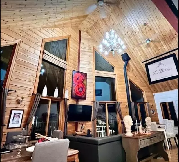 La Bohème   Bed & Breakfast