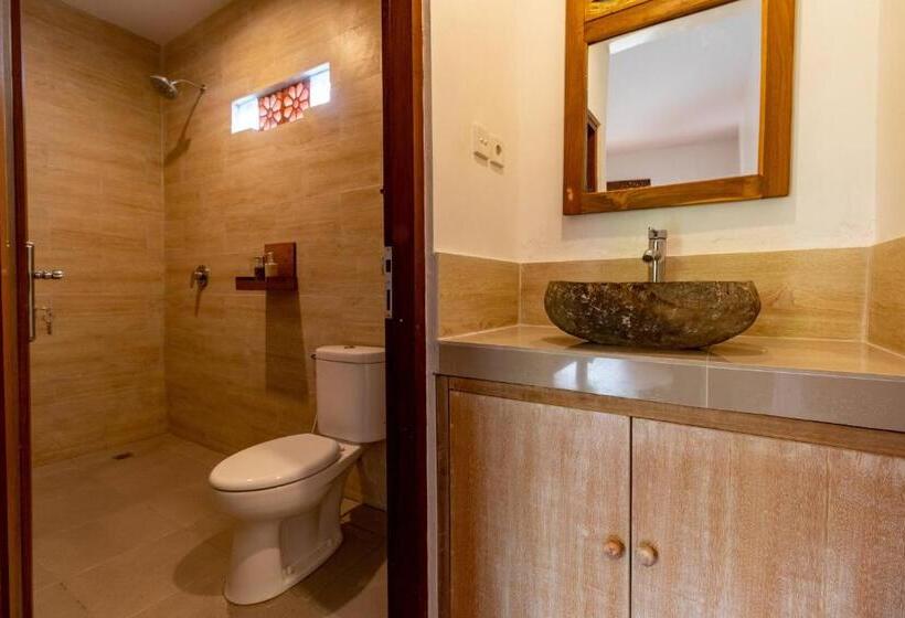 פנסיון Pondok Juli Canggu