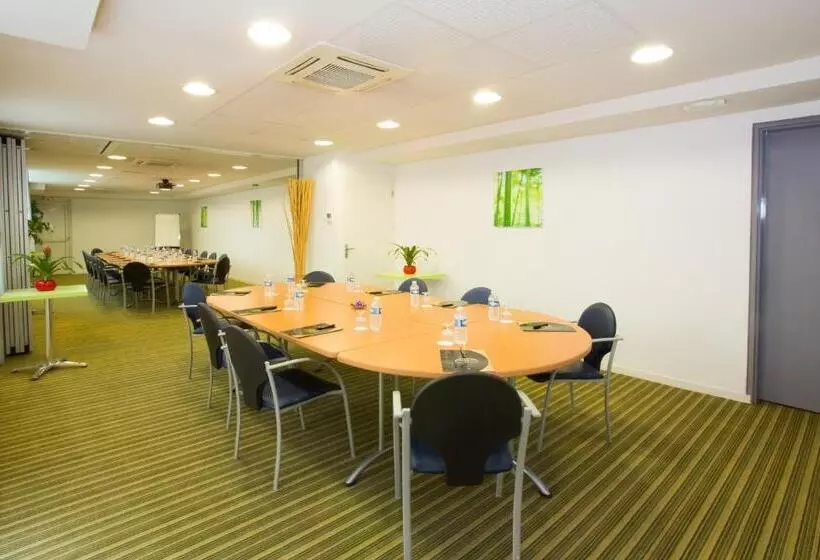 All Suites Bordeaux Lac Parc Des Expositions