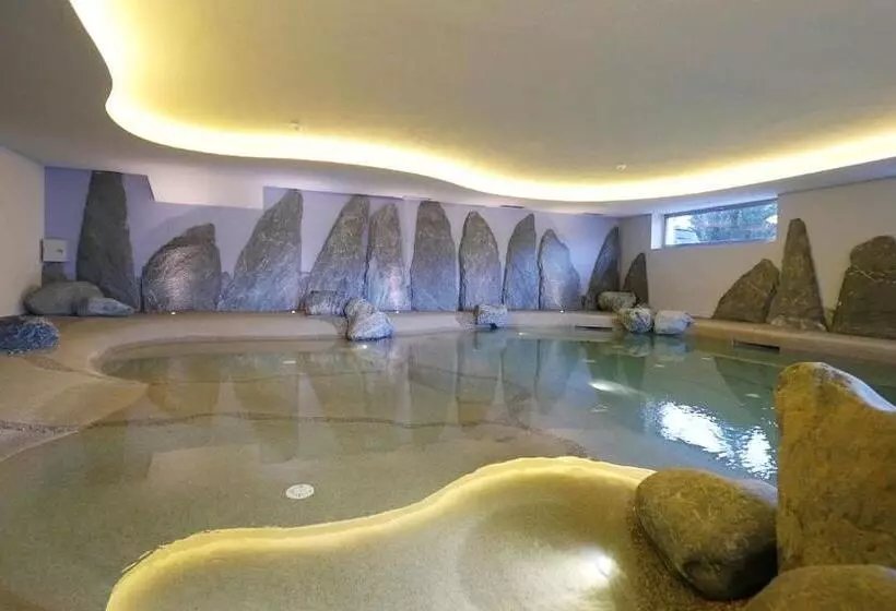 Отель Alexander Charme