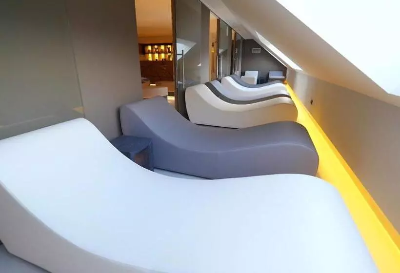 Отель Alexander Charme