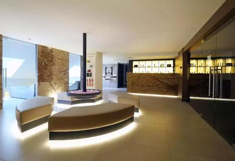 Отель Alexander Charme