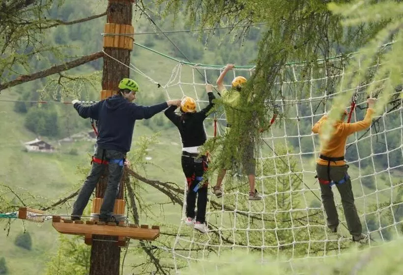 Отель Alexander Charme