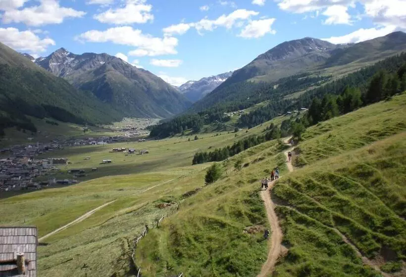 Отель Alexander Charme