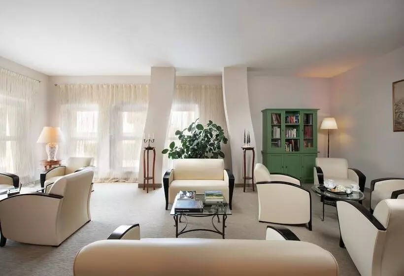 ホテル Corsignano