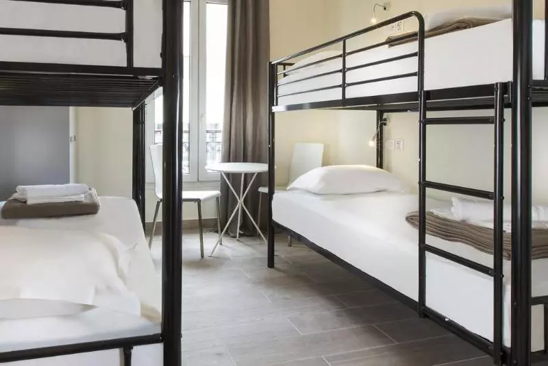 ホテル Enjoy Hostel