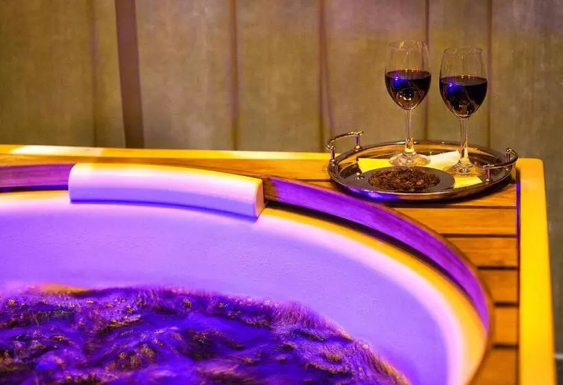 Отель Gleboczek Vine Resort& Spa