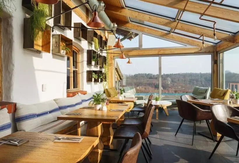 Отель Gleboczek Vine Resort& Spa