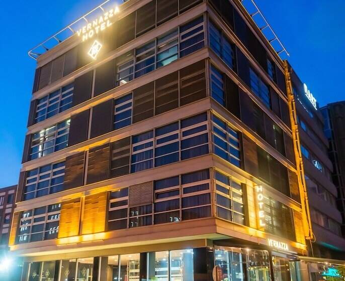 בית מלון כפרי Vernazza Suites