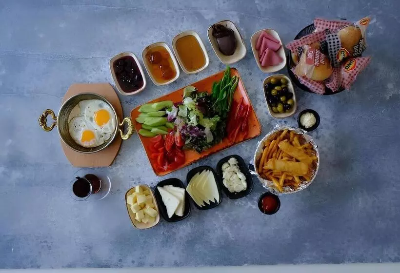 ホテル Vernazza Suites