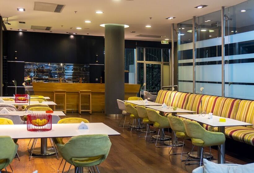 בית מלון כפרי Vernazza Suites