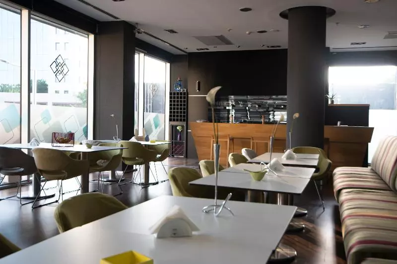 ホテル Vernazza Suites