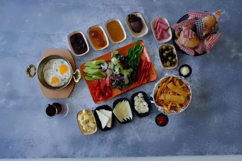 ホテル Vernazza Suites