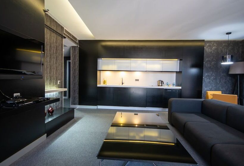 בית מלון כפרי Vernazza Suites