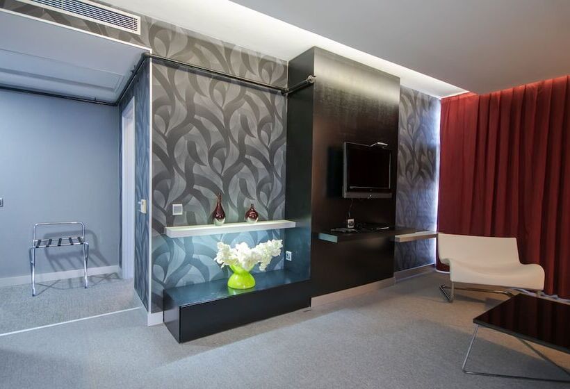 בית מלון כפרי Vernazza Suites