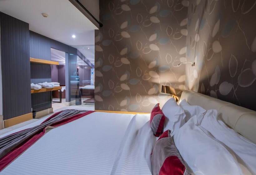 בית מלון כפרי Vernazza Suites