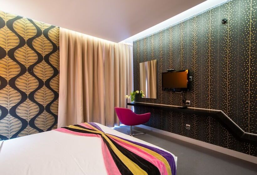 בית מלון כפרי Vernazza Suites