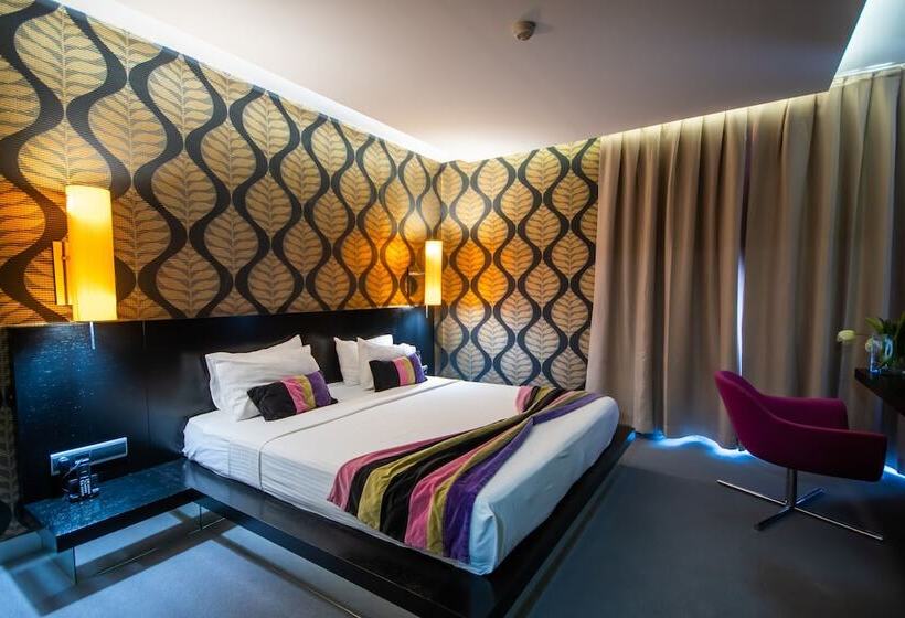 בית מלון כפרי Vernazza Suites