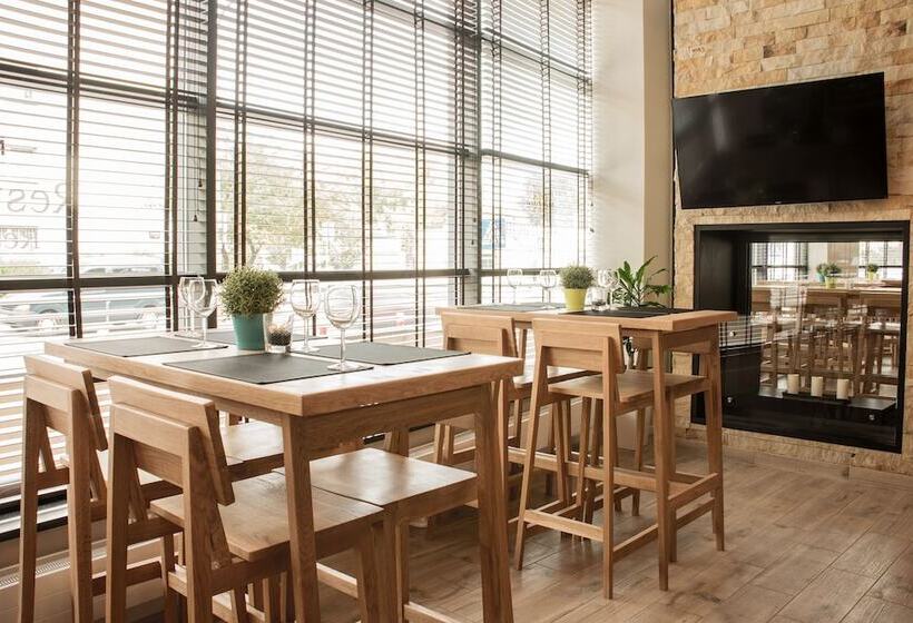 فندق Mercure Warszawa Airport