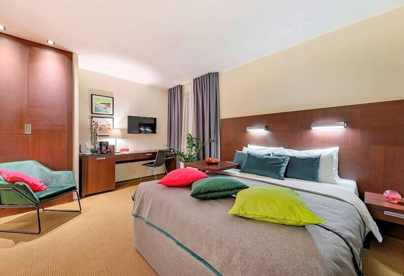 فندق Mercure Warszawa Airport