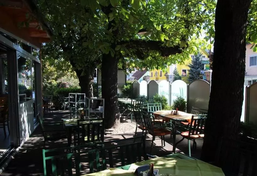 فندق Frühstückspension Meyer, Familie Orthacker