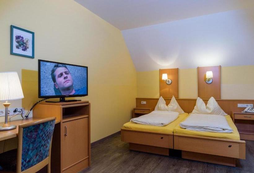 בית מלון כפרי Frühstückspension Meyer, Familie Orthacker