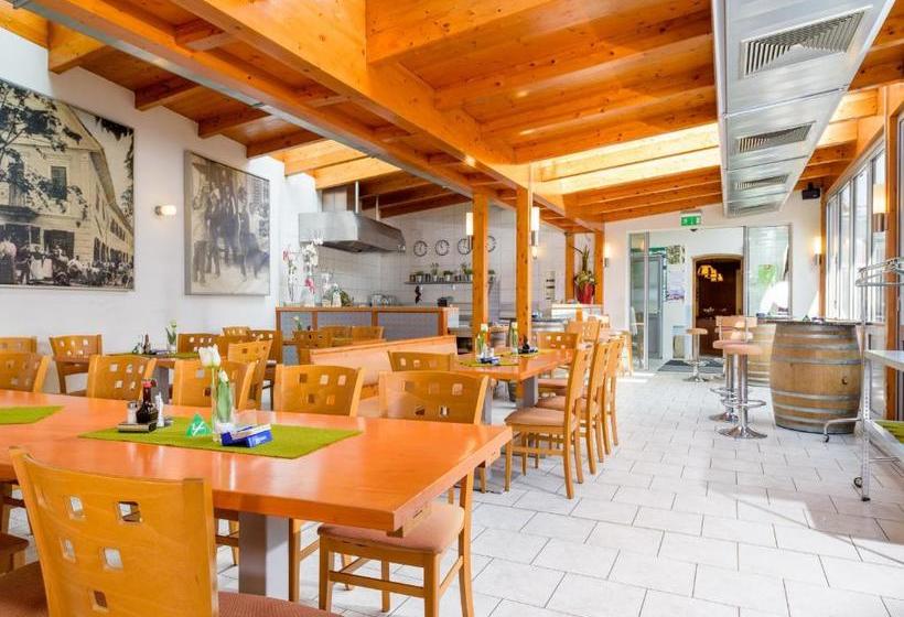 בית מלון כפרי Frühstückspension Meyer, Familie Orthacker