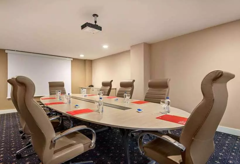 호텔 Ramada Plaza By Wyndham Mardin