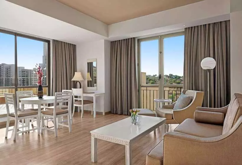 호텔 Ramada Plaza By Wyndham Mardin