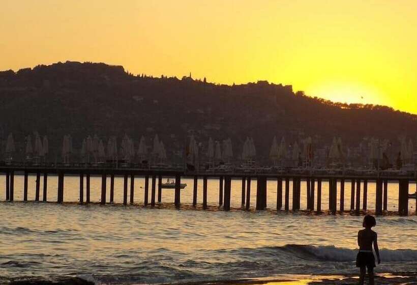 Отель Semt Luna Beach