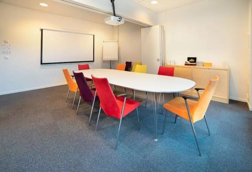 Отель St Svithun