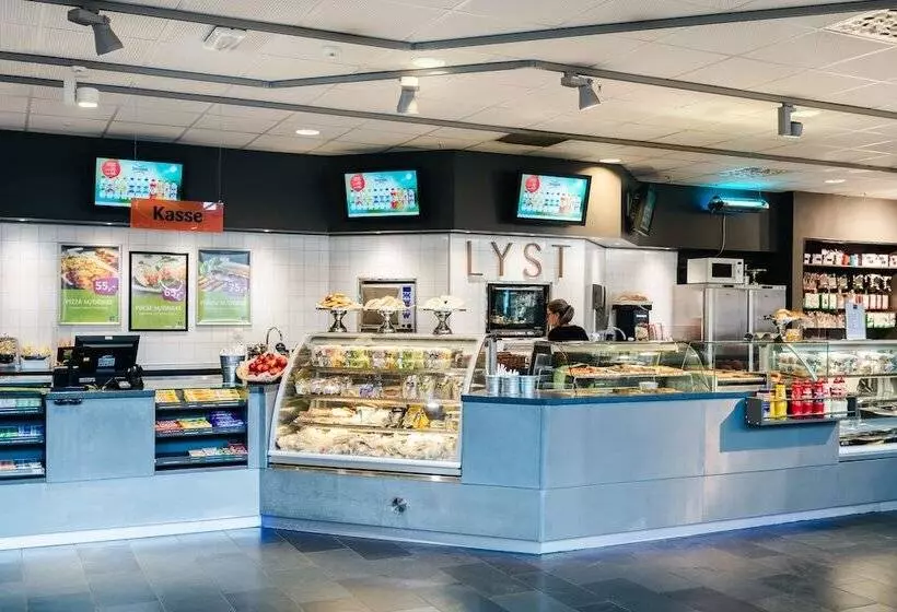 Отель St Svithun