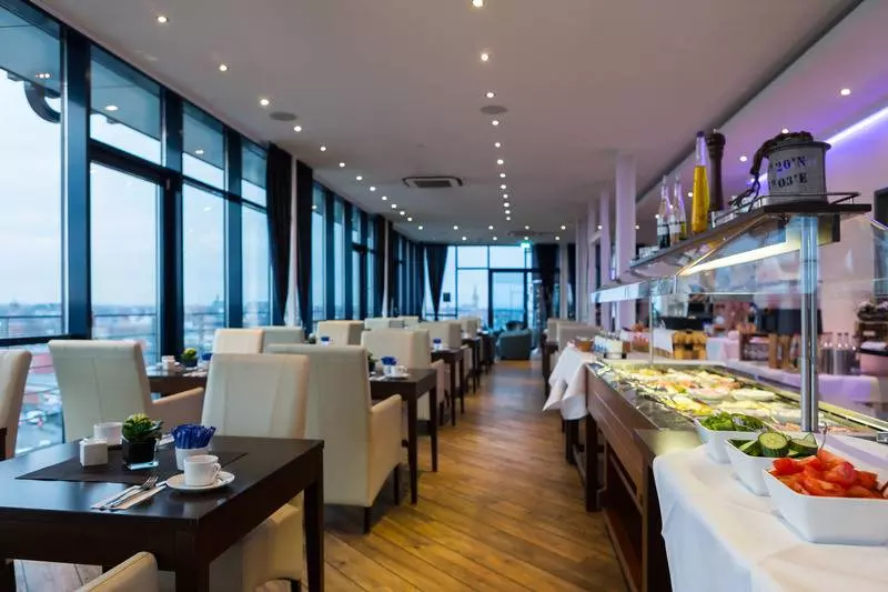 Отель Vier Jahreszeiten Lubeck