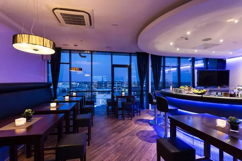 Отель Vier Jahreszeiten Lubeck