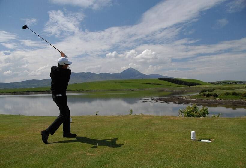 Westport Plaza Hotel, Spa & Leisure