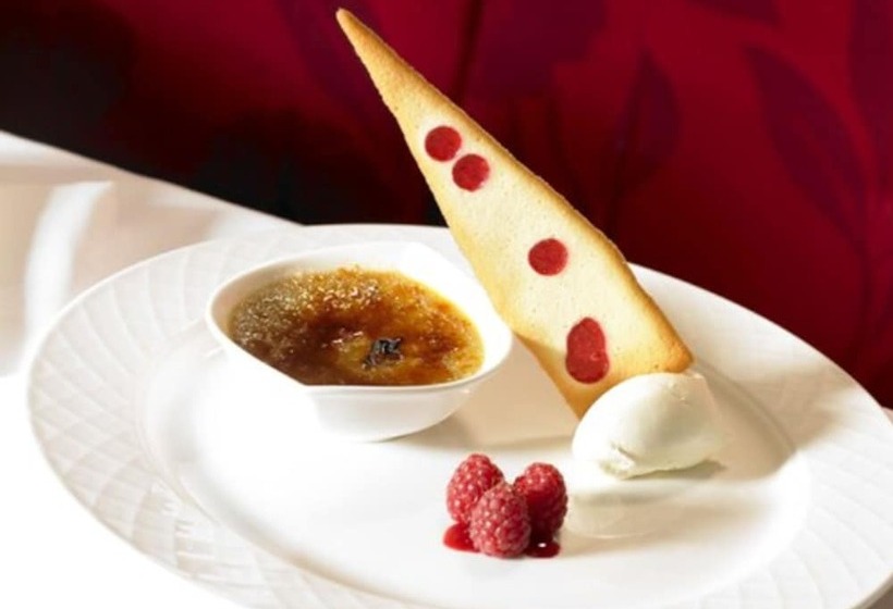 Westport Plaza Hotel, Spa & Leisure