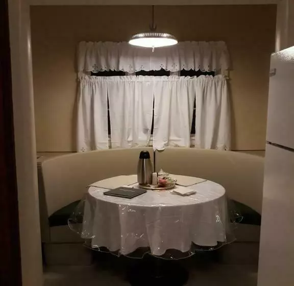 تختخواب و صبحانه Harriott House: The Winter Room