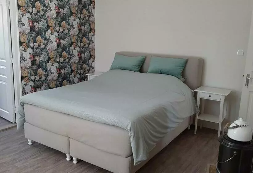 Aamiaismajoitus (B&B) La P Tite Place