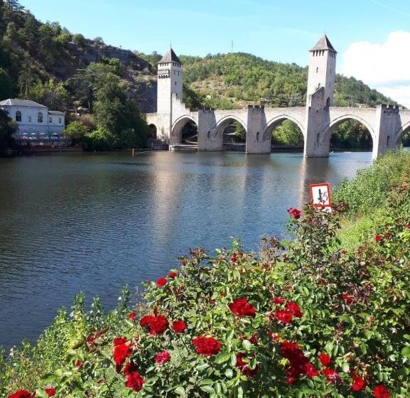 مبيت وإفطار La P Tite Place