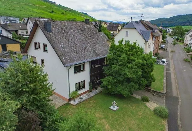 Aamiaismajoitus (B&B) Moselhaus