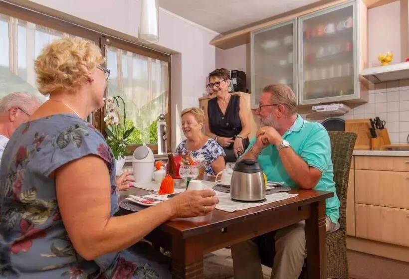 Aamiaismajoitus (B&B) Moselhaus