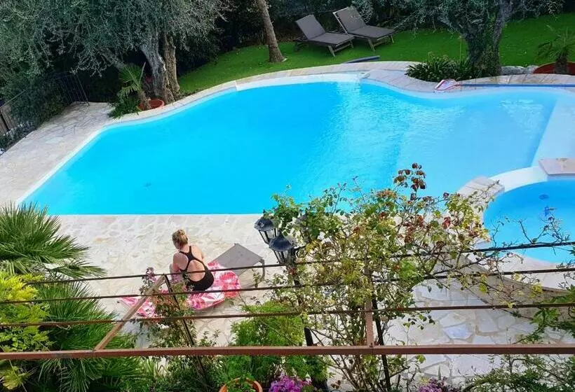 Aamiaismajoitus (B&B) Villa Mia